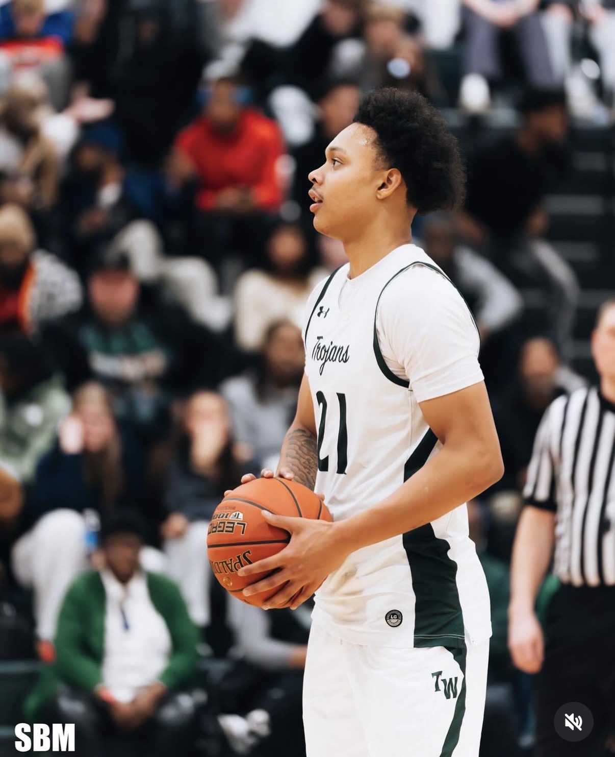 Trojans basketball athlete